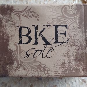 BKE size 8.5 women's shoes